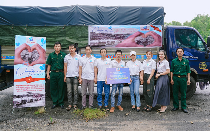 Hình ảnh hỗ trợ khách hàng 8kbets, đội ngũ chuyên nghiệp sẵn sàng phục vụ